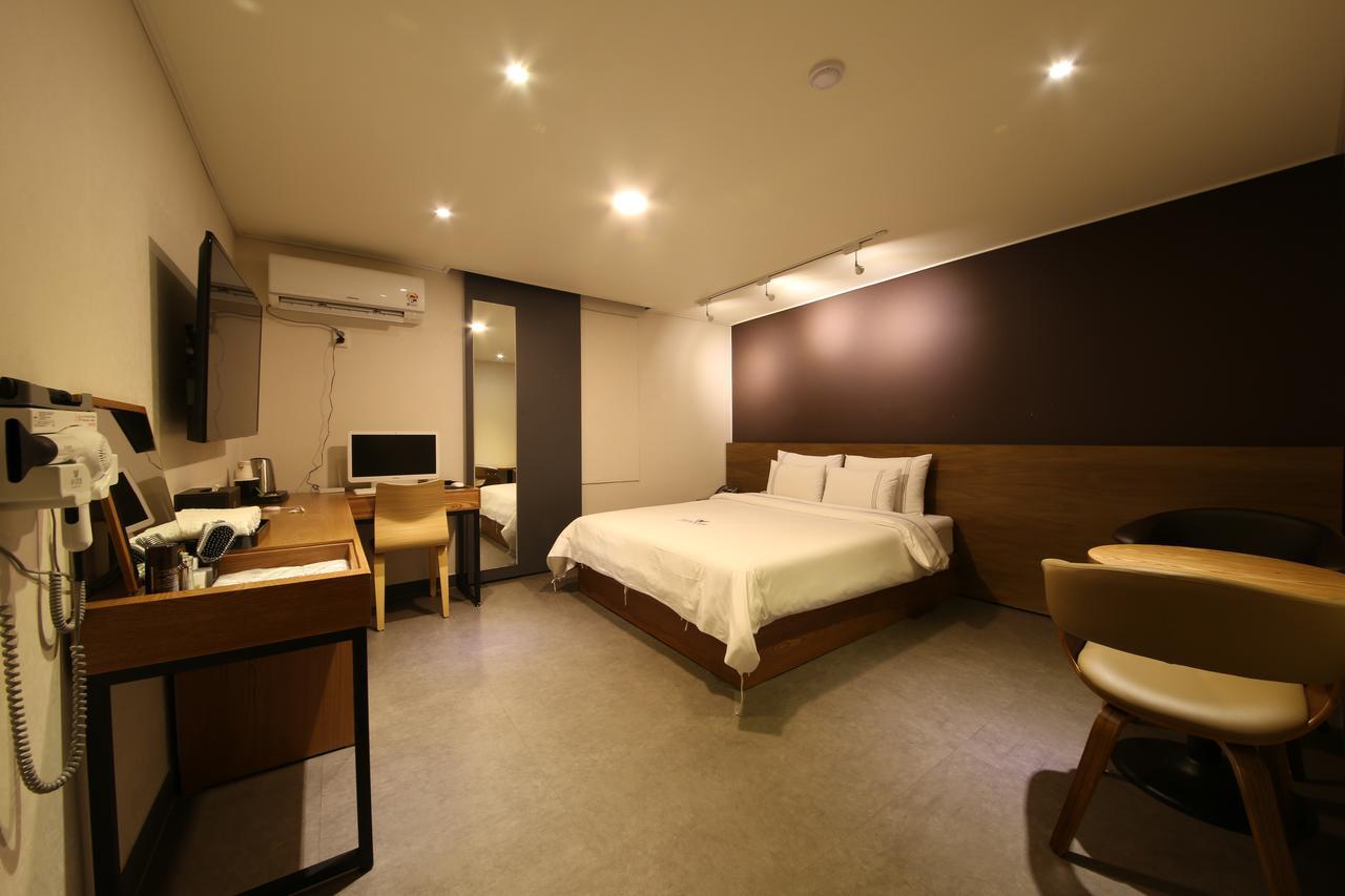 Winner Hotel Jeonju Extérieur photo